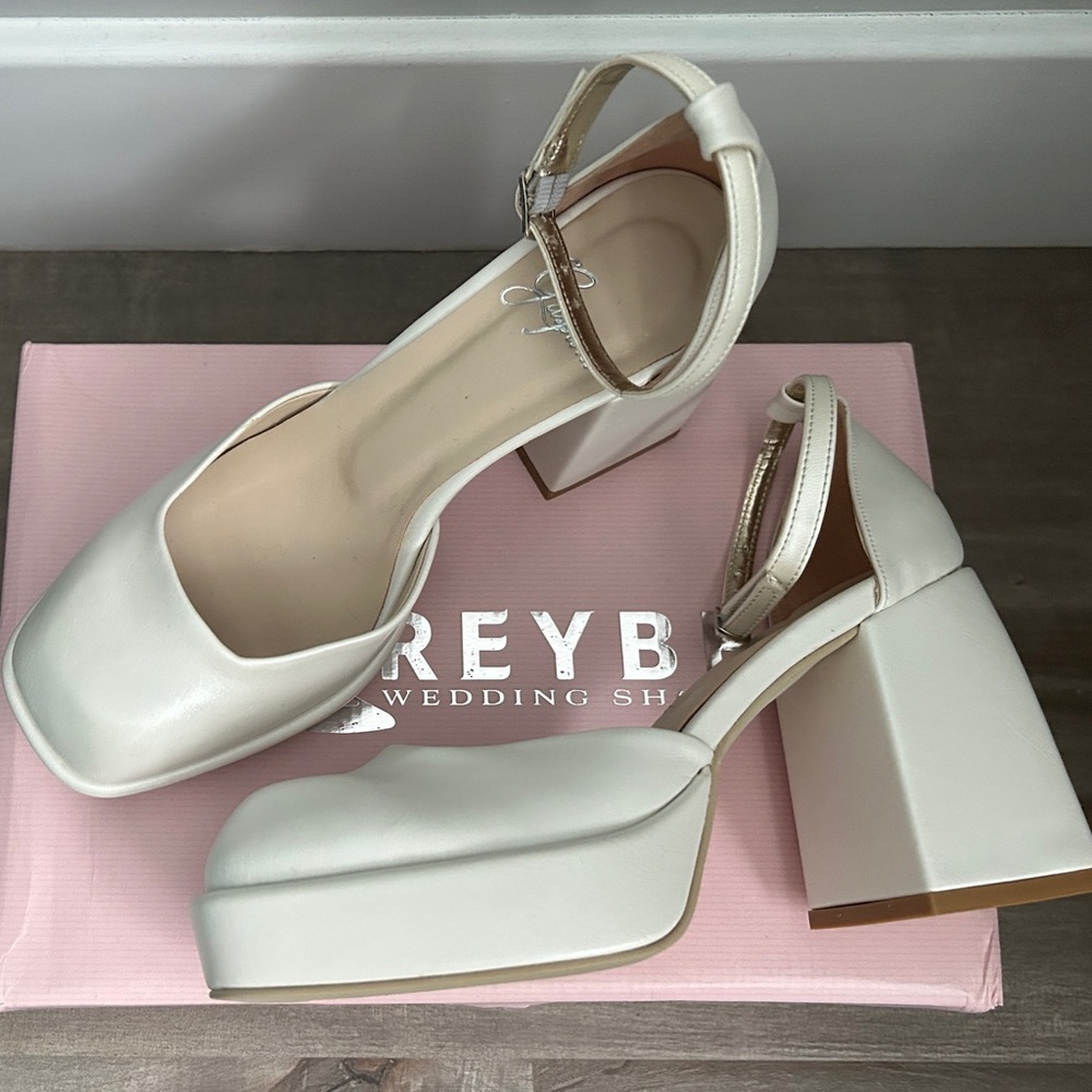 Platform White Ivory Bridal Heels Shoes NWOT